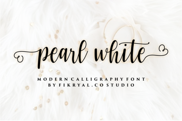 Pearl White: A Handwritten Typeface with Editorial Charm